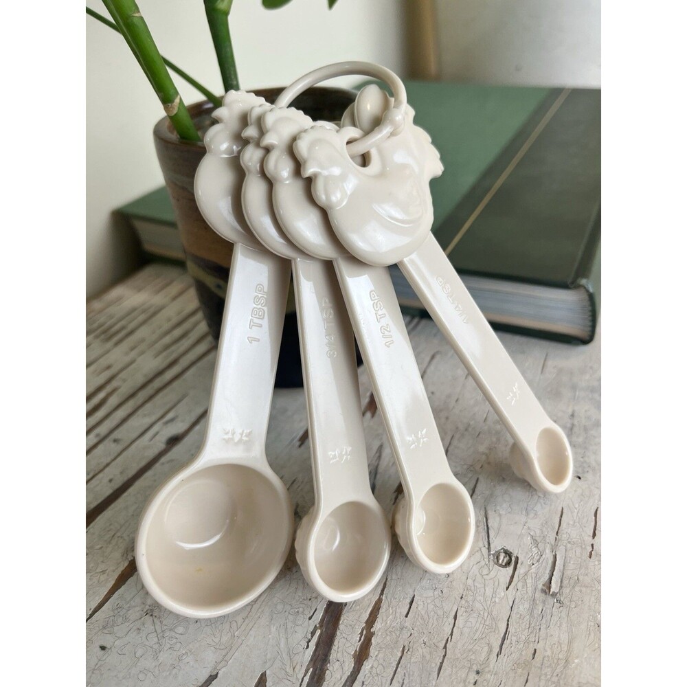 Vintage Paula Deen Nesting Rooster Measuring Spoons 5 Piece Set / GOOD